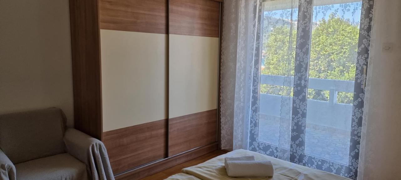 Renata Apartment With A View Башка Екстер'єр фото